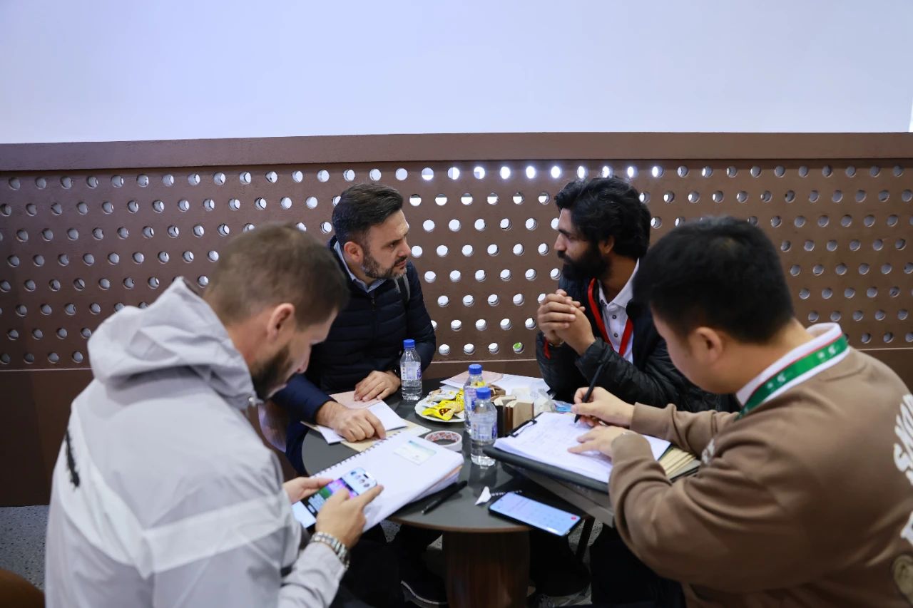 1745217859363915.jpg 1745217859363915.jpg